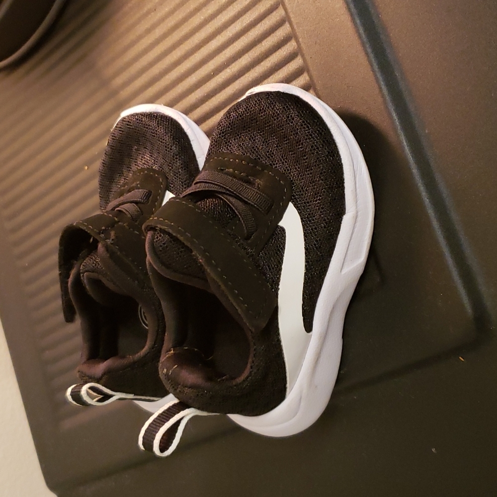 Wonder Works Infant Sneakers